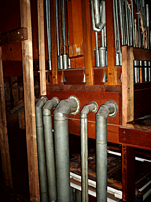 Pipes on chests