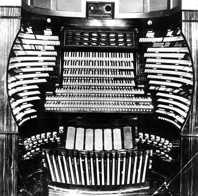 Click here to download a 759 x 752 JPG image showing the seven manual console of the 449 rank Atlantic City Convention Hall Organ, built by Midmer-Losh, Opus 5500.