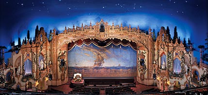 Click here to visit the official website of the Civic Civic Theatre in downtown Akron, Ohio.