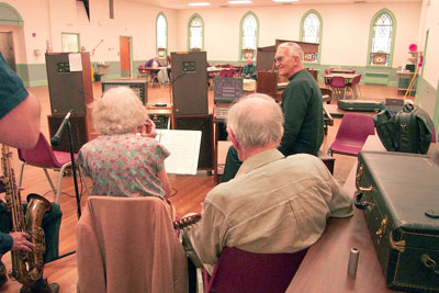 Click here to download a 2160 x 1440 JPG image showing Eugene Hayek jamming at the Bergen County Senior Center.