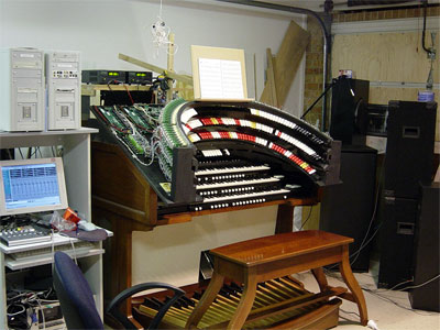 Click here to download a 1280 x 1024 JPG image showing Owen Jone's custom hand built digital theatre organ console in the early stages of construction.