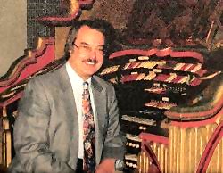 Click here to learn more about the legendary Dan Bellomy, Theatre Pipe Organist Extraordinaire.