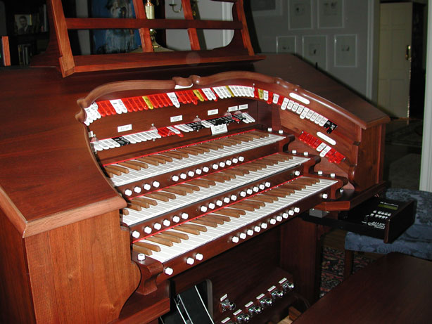 Click here to download a 2048 x 1536 JPG image of a Mighty Allen GW-319 Digital Theatre Organ, similar to the one owned by Clint Savage.