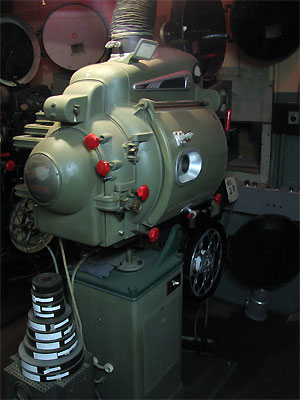 Click here to download a 1944 x 2592 JPG image showing one of the carbon arc projectors of the Granada Theatre in Old Town Kern.