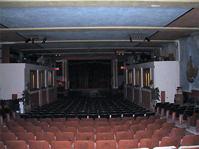 Click here to download a 2592 x 1944 JPG image showing the auditorium of the Granada Theatre in Bakersfield, California.