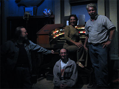 Click here to download a 2592 x 1944 JPG image showing the Walnut Hill Team and friends posing at console of the Granada Theatre's 4/24 Mighty Robert Morton/WurliTzer Theatre Pipe Organ.