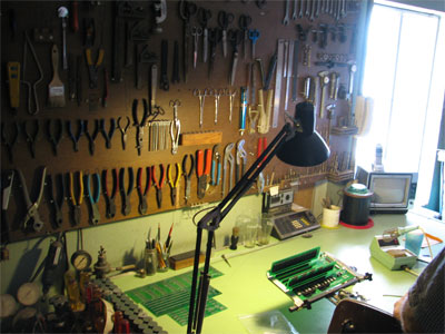 Click here to download a 1944 x 2592 JPG image showing the tools of the trade in the organ shop upstairs.