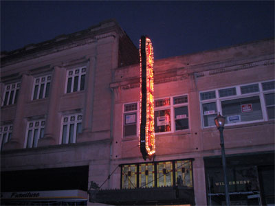 Click here to download a 1600 x 1200 JPG image showing the exterior of the Ironwood Theatre in Ironwood, Michigan.