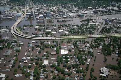 Click here to see a 600 x 400 JPG image of the flooding in Cedar Rapids, Iowa.