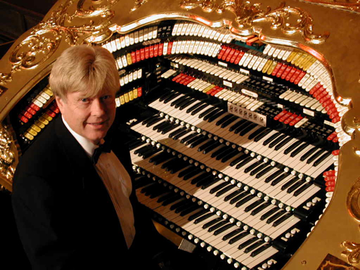 Click here to download a 1024 x 768 JPG image of John Ledwon at the console of the 4/38 Mighty WorliTzer Theatre Pipe Organ installed at the El Capitan Theatre in Hollywood, California.