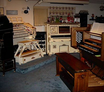 Click here to download a 871 x 767 JPG image showing the basement full of musical instruments.