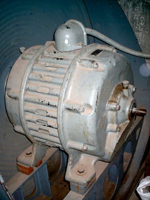 Click here to download a 768 x 1024 JPG image showing the blower.