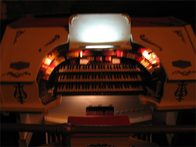 Click here to download a 2816 x 2112 JPG image showing the playing table of the 3/8 Mighty Robert Morton Theatre Pipe Organ<BR>installed at the Temple Theatre in Meridian, Mississippi.