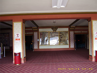 Click here to download a 3648 x 2736 JPG image showing the lobby of the Middletown Paramount Theatre.