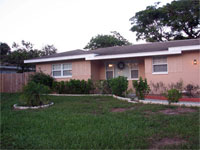 Click here to download a 2592 x 1944 JPG image shoving Tom Hoeh's house in Clearwater, Florida.