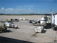 Click here to download a 2592 x 1944 JPG image shoving the gateway extended and ready for passengers to board the aircraft.