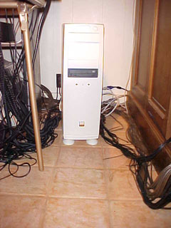 Click here to download a 480 x 640 JPG picture of the organ dedicated PC, running Miditzer and hauptwerk.