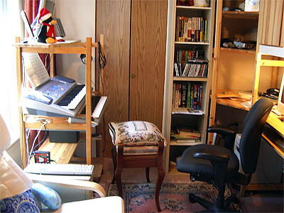 Download a 1536 x 2048 JPG image of the small space Russ Ashworth has his MidiTzer installed in.