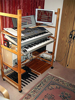 Download a 600 x 800 JPG image of Russ Ashworth's Mighty MidiTzer workspace, second version.