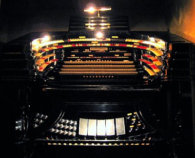 Click here to download a 1600 x 1290 JPG image showing the stage left console of the 4/58 Mighty WurliTzer.