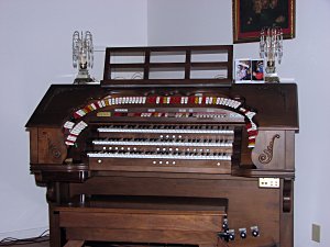 Click here to learn more about the Mighty 340 Custom Rodgers Analogue Electronic Theatre Organ installed at the Residence in Meridian, Mississippi.