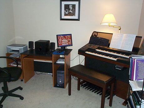 Click here to download a 1152 x 864 JPG image of Sue's Mighty MidiTzer workspace.