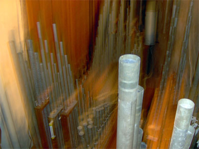 Click here to download a 2048 x 1536 JPG image showing Big Bertha's string chamber.