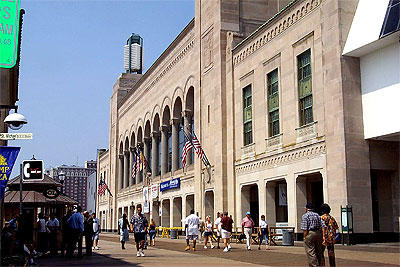 Click here to download a 2000 x 1333 JPG image showing the entrance to Boardwalk Hall.