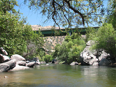 Click here to download a 1600 x 1200 wallpaper sized JPG image showing the Black Gulch Bridge as seen from the bank of Black Gulch Creek in the Kern River Valley, California.