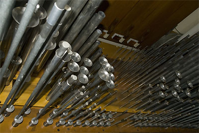 Click here to download a 3072 x 2056 JPG image showing the Chorus Reeds and Strings in the Solo chamber.