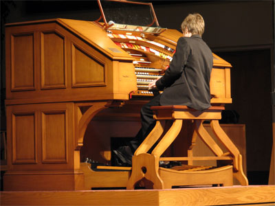 Click here to download a 2592 x 1944 JPG image showing David Grtay at the console of the J. Tyson Forker Memorial 4/32 Mighty WurliTzer.