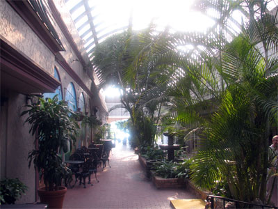 Click here to download a 2592 x 1944 JPG image showing the atrium of Michael's East Restaurant.