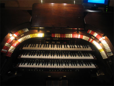 Click here to download a 2592 x 1944 JPG image showing stop sweep of the Mighty 3/11 Robert-Morton Theatre Pipe Organ installed at the Polk Theatre in Lakeland.