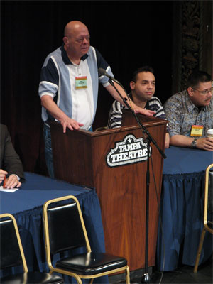 Click here to download a 1944 x 2592 JPG image showing former ATOS President Father Gus Franklin speaking to members at the Tampa Theatre during the 51st Annual ATOS Convention of 2006.