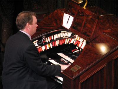 Click here to download a 2592 x 1944 JPG image showing Russell Holmes at the constole of the 3/14 Mighty WurliTzer.