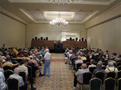 Click here to download a 2592 x 1944 JPG image showing the crowd listening to Walt Strony at the Allen 3/21EX.