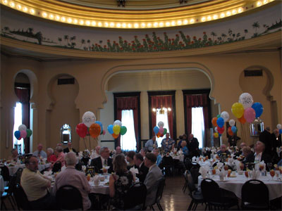 Click here to download a 2592 x 1944 JPG image showing the diners at the banquet.