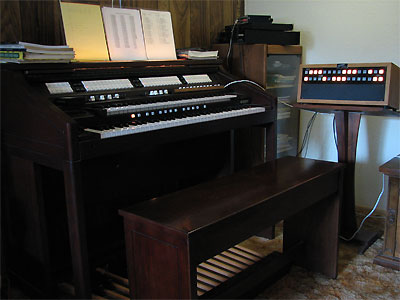 Click here to download a 2592 x 1944 JPG image showing the Mighty Rodgers/Artisan organ installed at Cyrus Roton's residence.