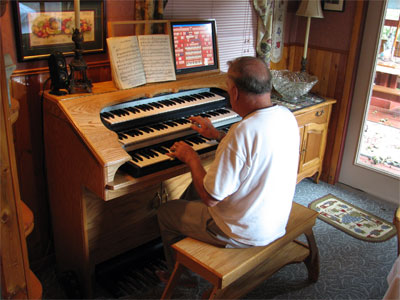 Click here to download a 2592 x 1944 JPG image showing Dan playing the Mighty MidiTzer.