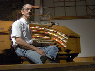 Click here to download a 2048 x 1536 JPG image of the Bone Doctor at the J. Tyson Forker Memorial 4/32 Mighty WurliTzer Theatre Pipe Organ installed at Grace Baptist Church in Sarasota, Florida.