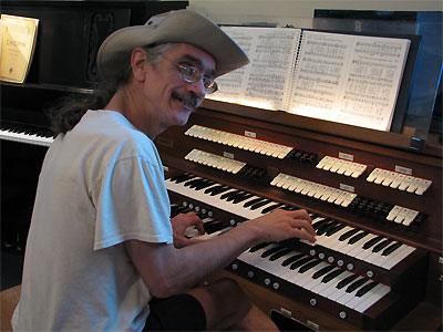 Click here to download a 2592 x 1944 JPG image showing the Bone Doctor at the console of the Rodgers 755 Digital Church Organ.