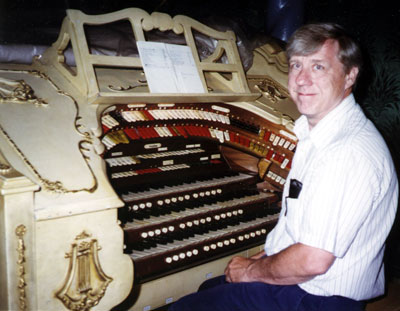 Click here to visit Gerhard Klechowitz at the Walnut Hill Wall of Fame! Here, we see Gerhard at the console of the Avalon Theatre's Mighty WurliTzer Theatre Pipe Organ in Milwaukee, Wisconsin.