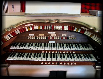 Click here to download a 1600 x 1200 JPG image showing the playing table of the 2/10 Mighty WurliTzer Theatre Pipe Organ installed at the Republic of West Florida Museum in Jackson, Louisiana.