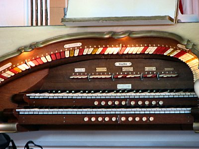 Click here to download a 1600 x 1200 JPG image showing the stop sweep of the 2/10 Mighty WurliTzer Theatre Pipe Organ installed at the Republic of West Florida Museum in Jackson, Louisiana.