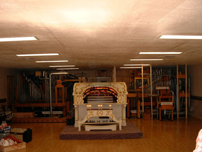 Click here to download a 1280 x 960 JPG image of Pipe Organ Paradise before the wall went up.