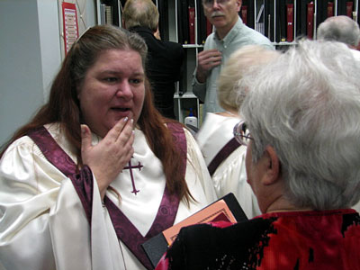 Click here to download a 640 x 480 JPG image showing Kimmy in the choir room after her first performance at the First United Methodist Church in Clearwater, Florida.