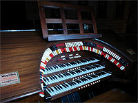 Featured Organ For The Month Of October, 2006 - The 3/10 Mighty WurliTzer installed at the Marion Palace Theatre in Marion, Ohio.