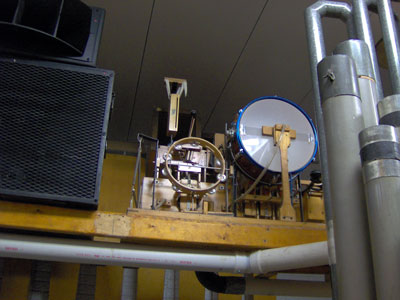 Click here to download a 2048 x 1536 JPG image showing the toys of Bob Markworth's 3/24 Mighty Kimball Theatre Pipe Organ.