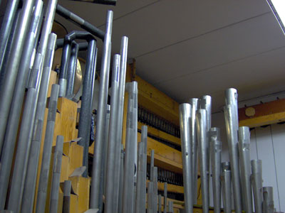 Click here to download a 2048 x 1536 JPG image showing chamber of Bob Markworth's 3/24 Mighty Kimball Theatre Pipe Organ.