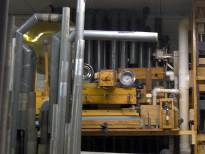 Click here to download a 2048 x 1536 JPG image showing chamber of Bob Markworth's 3/24 Mighty Kimball Theatre Pipe Organ.